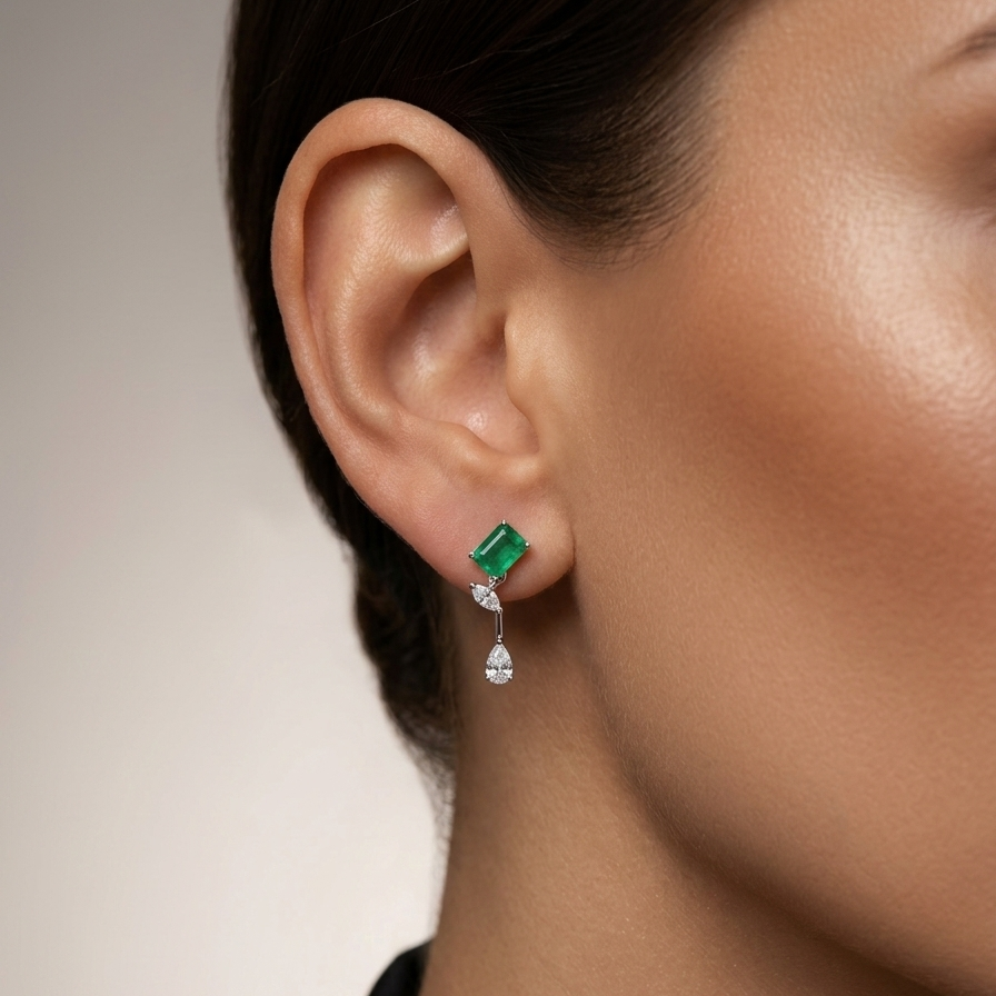 ELYSSARA EMERALD EARRING