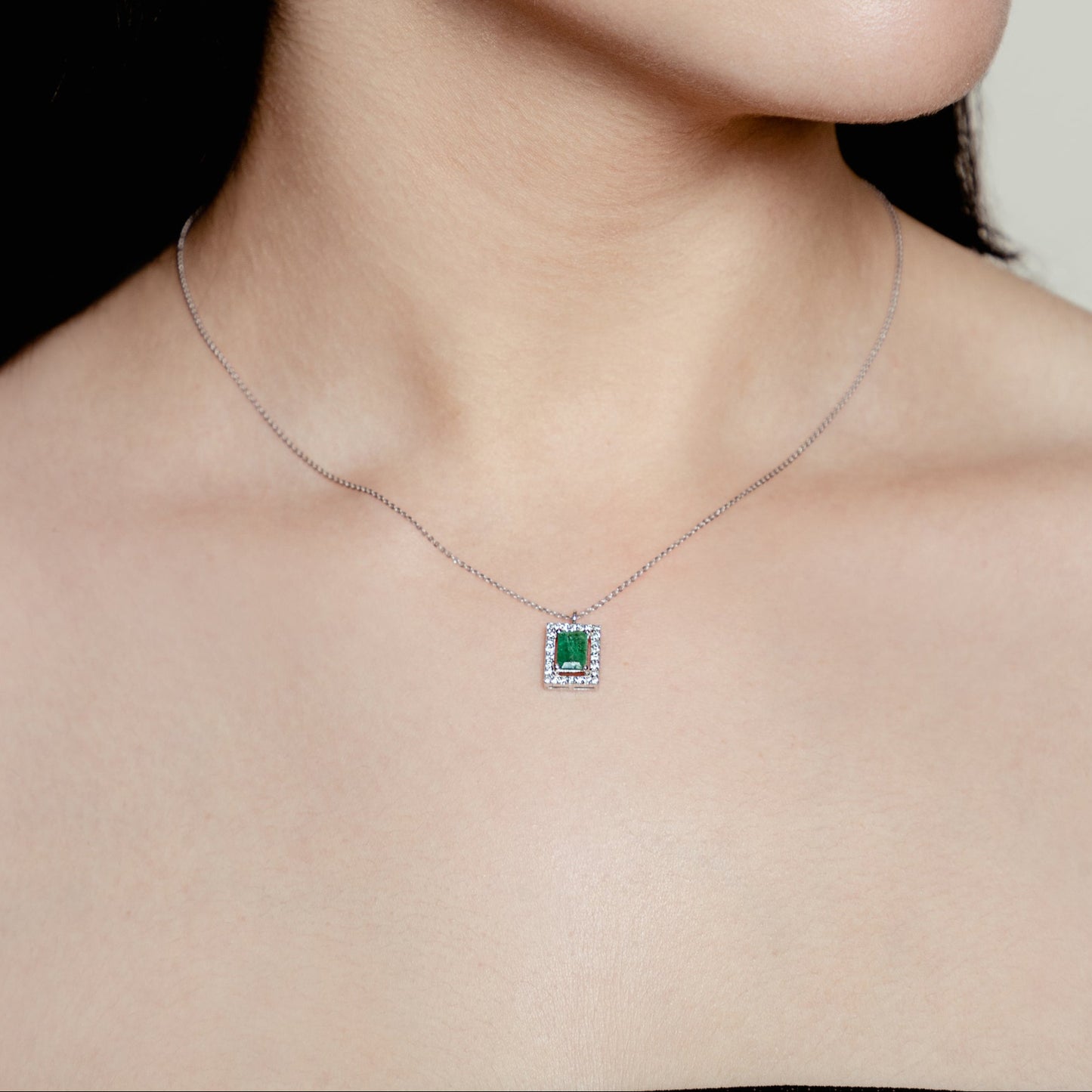 EMERALD ROUND SPECTRA NECKLACE