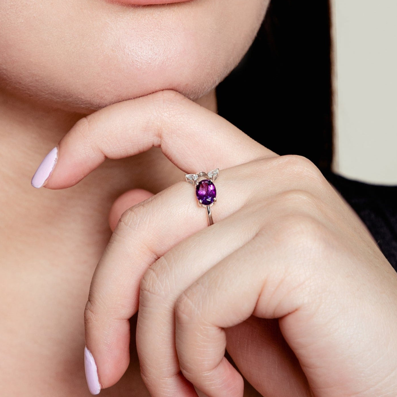 OVAL AMETHYST PRISME RING