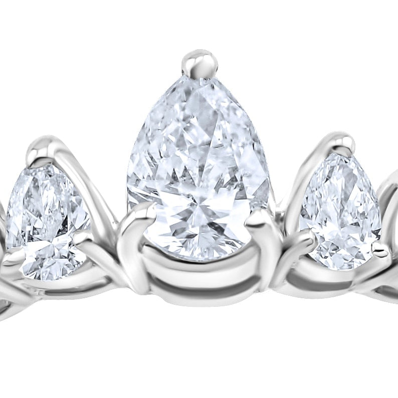 AURIVESSA CROWN RING