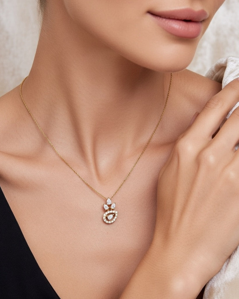 ZYLIVARA STELLARE NECKLACE