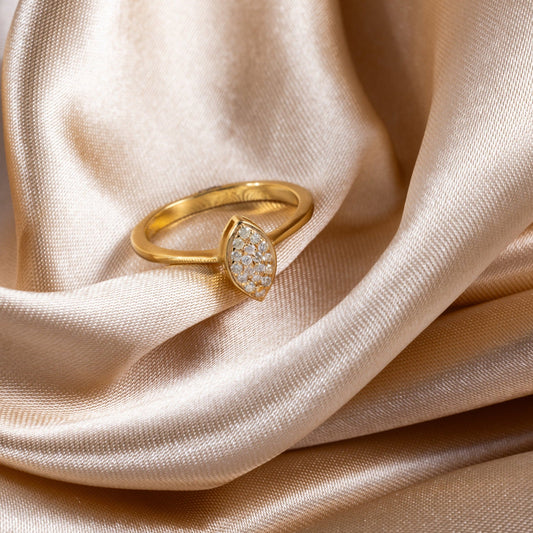 RADIANT ROUND DIAMOND YELLOW GOLD RING